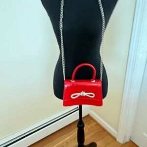 🔥❤️🔥NOATD Gorgeous Red Handbag with Chain Strap, excellent new condition